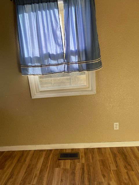 2 Bedroom 1 Bathroom on 14th St. Clarkston - Image 6