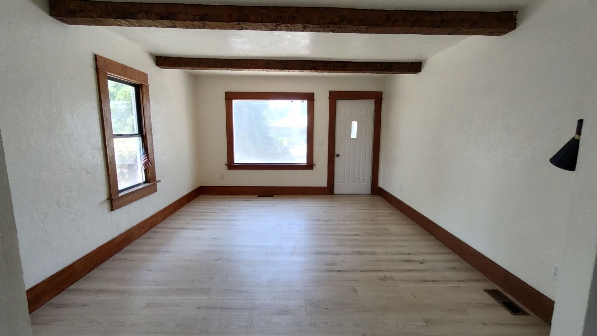 2 bed 1 bath house on 2nd St. in Clarkston! - Image 2