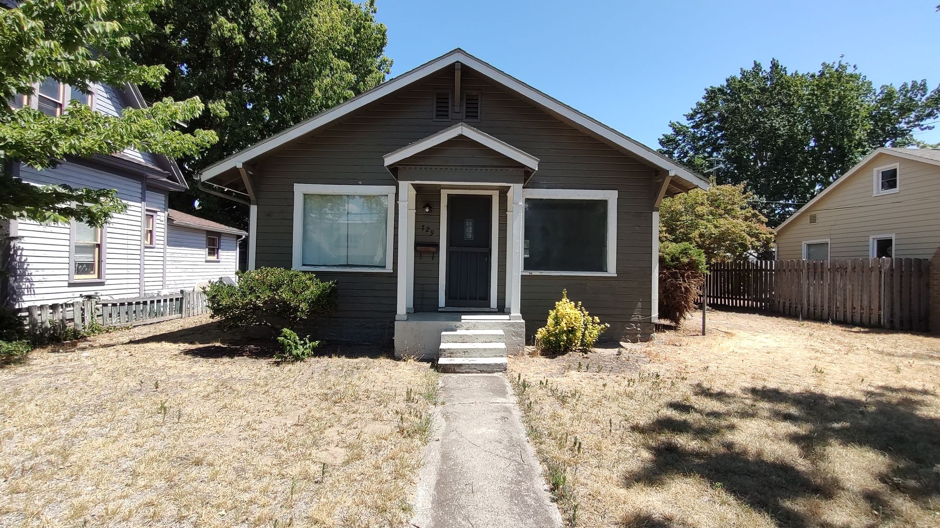 2 bed 1 bath house on 2nd St. in Clarkston!